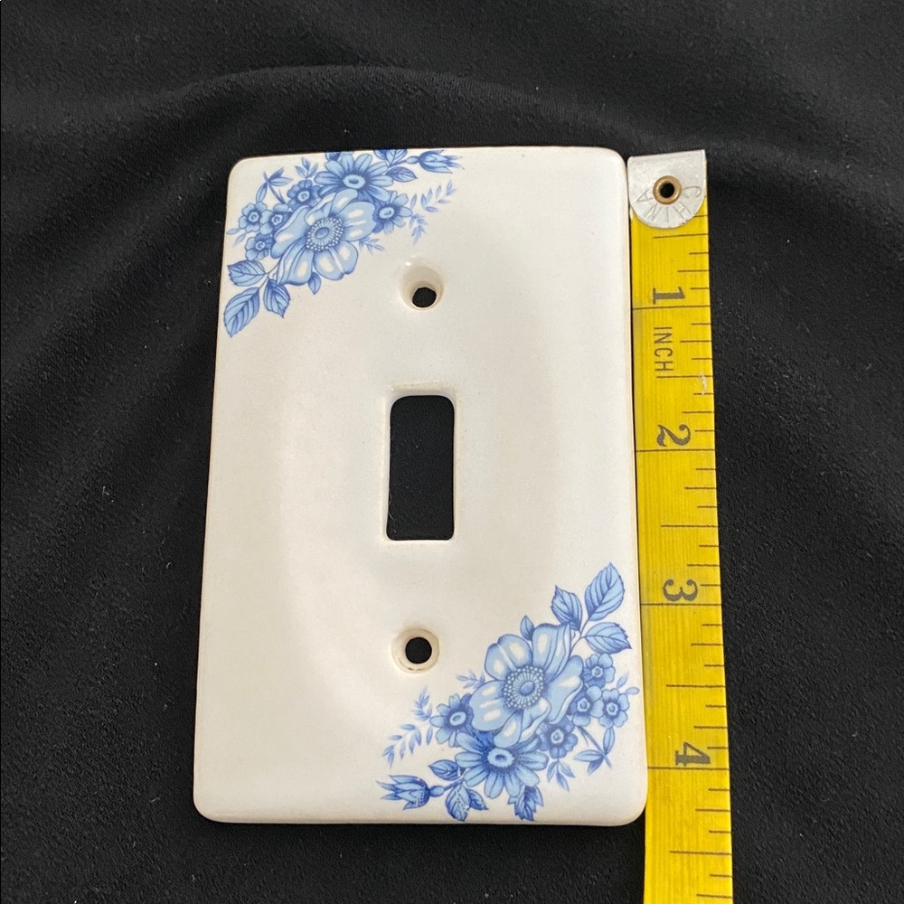 Blue and white flower ceramic switch plate cover. - Picture 4 of 7